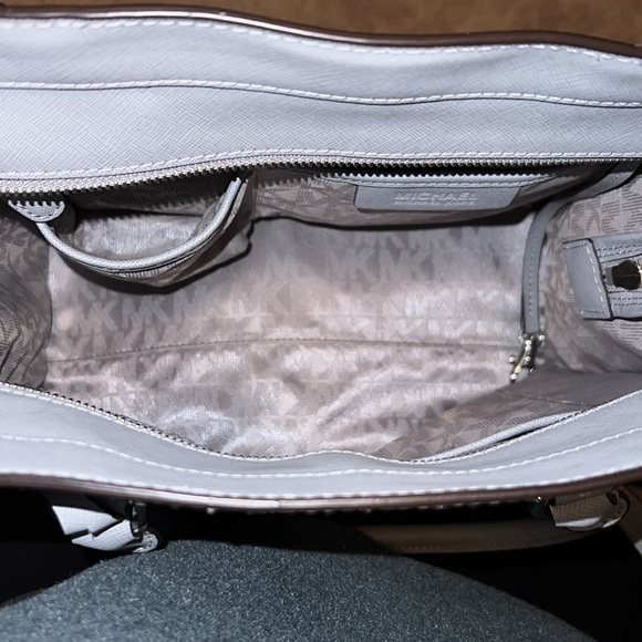 Michael Kors Dillon Large Saffiano Leather Satchel - Picture 2 of 12